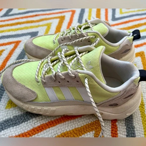 adidas gazelle silver green womens adidas ZX 22 BOOST Shoes Magic Beige GX7008 main image 1